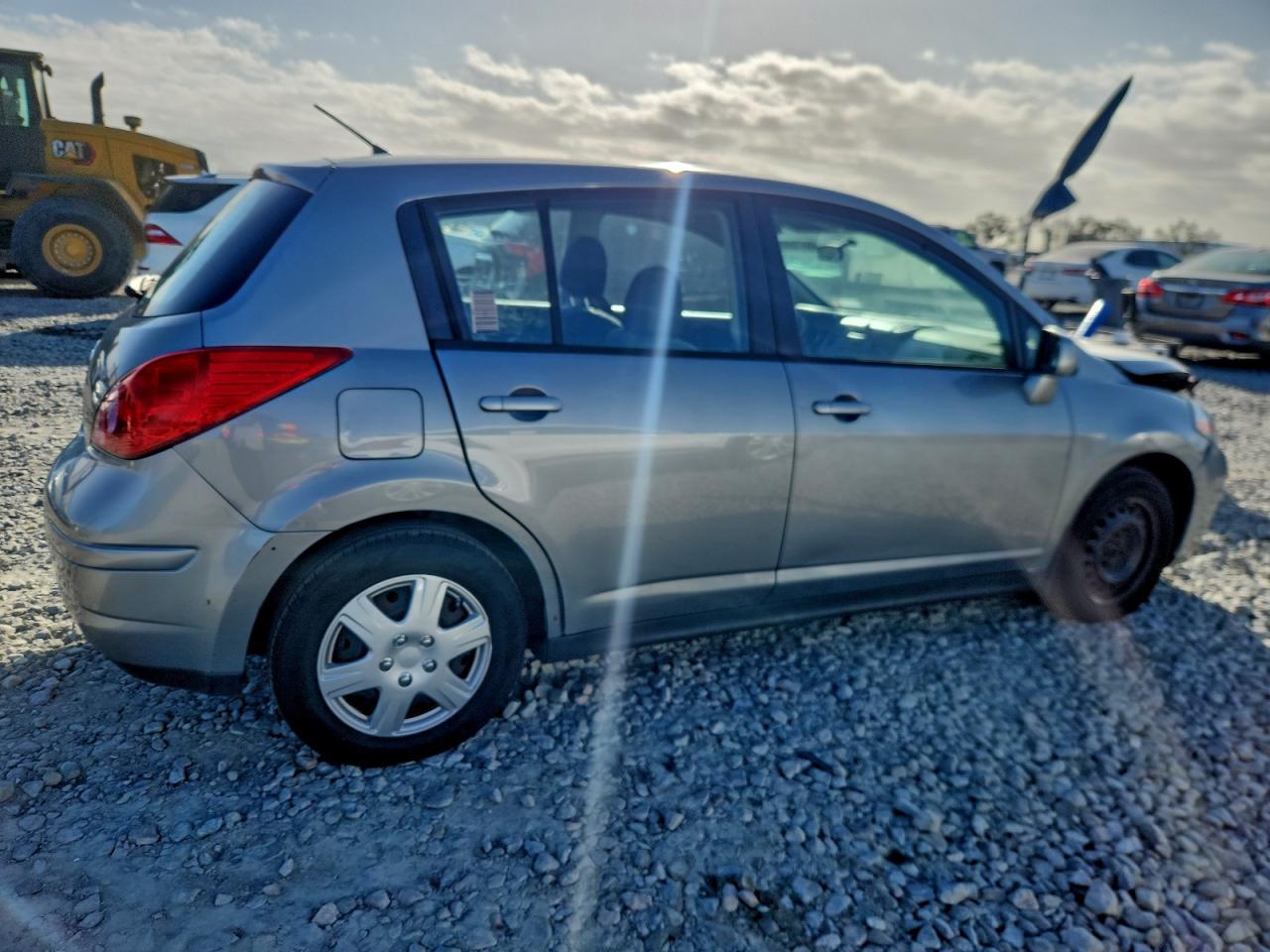 2012 NISSAN VERSA S photo 3