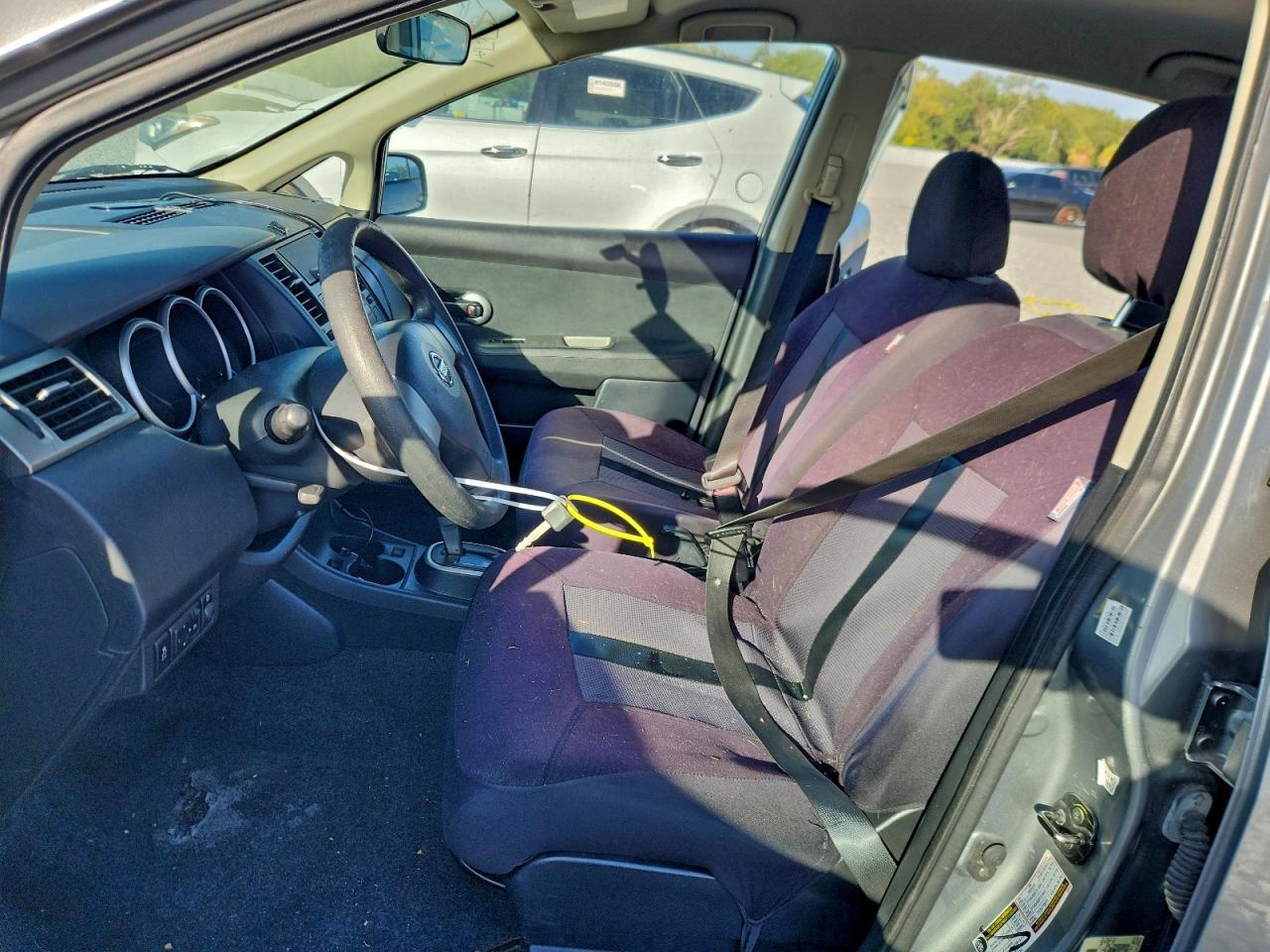 2012 NISSAN VERSA S photo 7