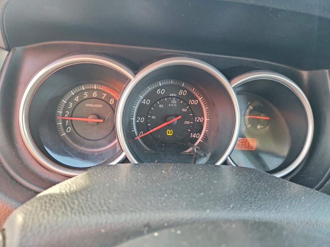 2012 NISSAN VERSA S photo 9