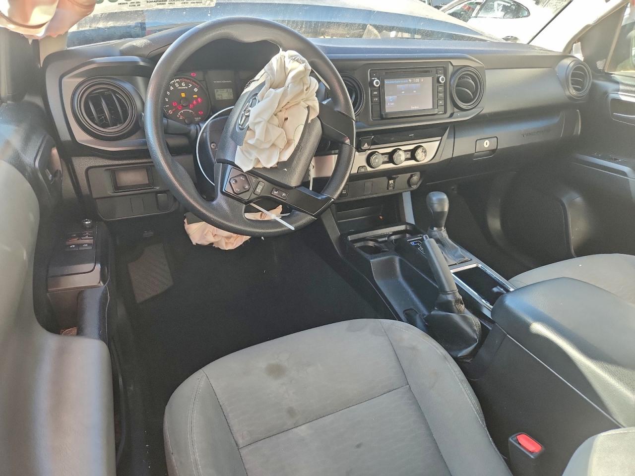 2017 TOYOTA TACOMA photo 22