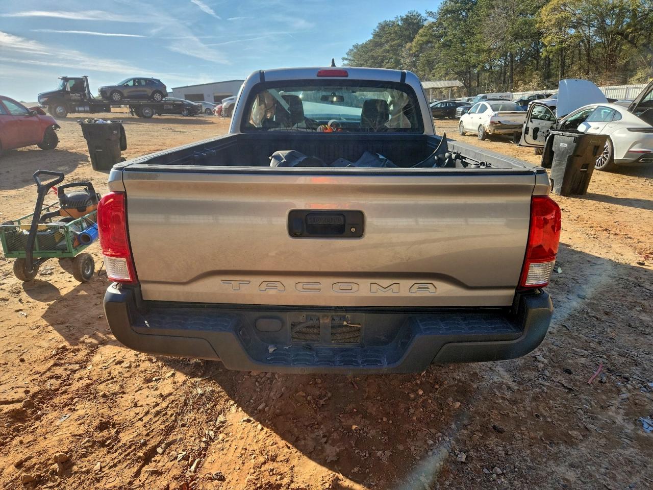 2017 TOYOTA TACOMA photo 16
