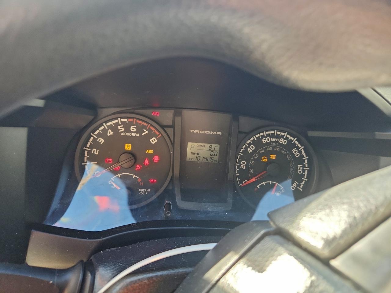 2017 TOYOTA TACOMA photo 25