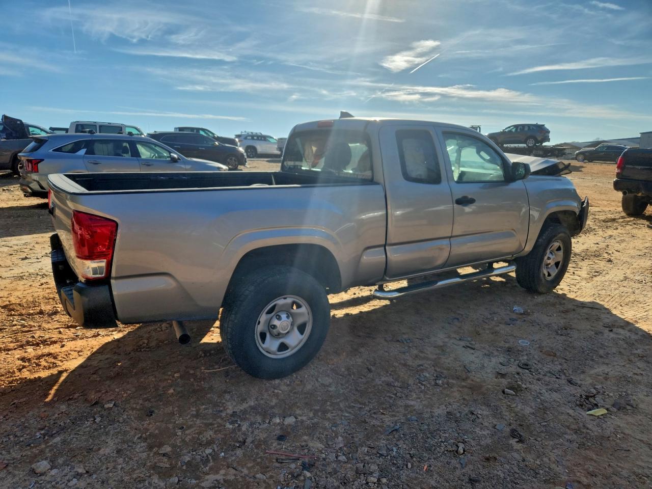 2017 TOYOTA TACOMA photo 7