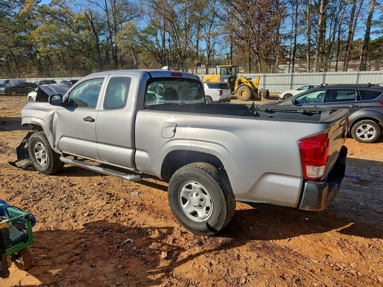 2017 TOYOTA TACOMA photo 4