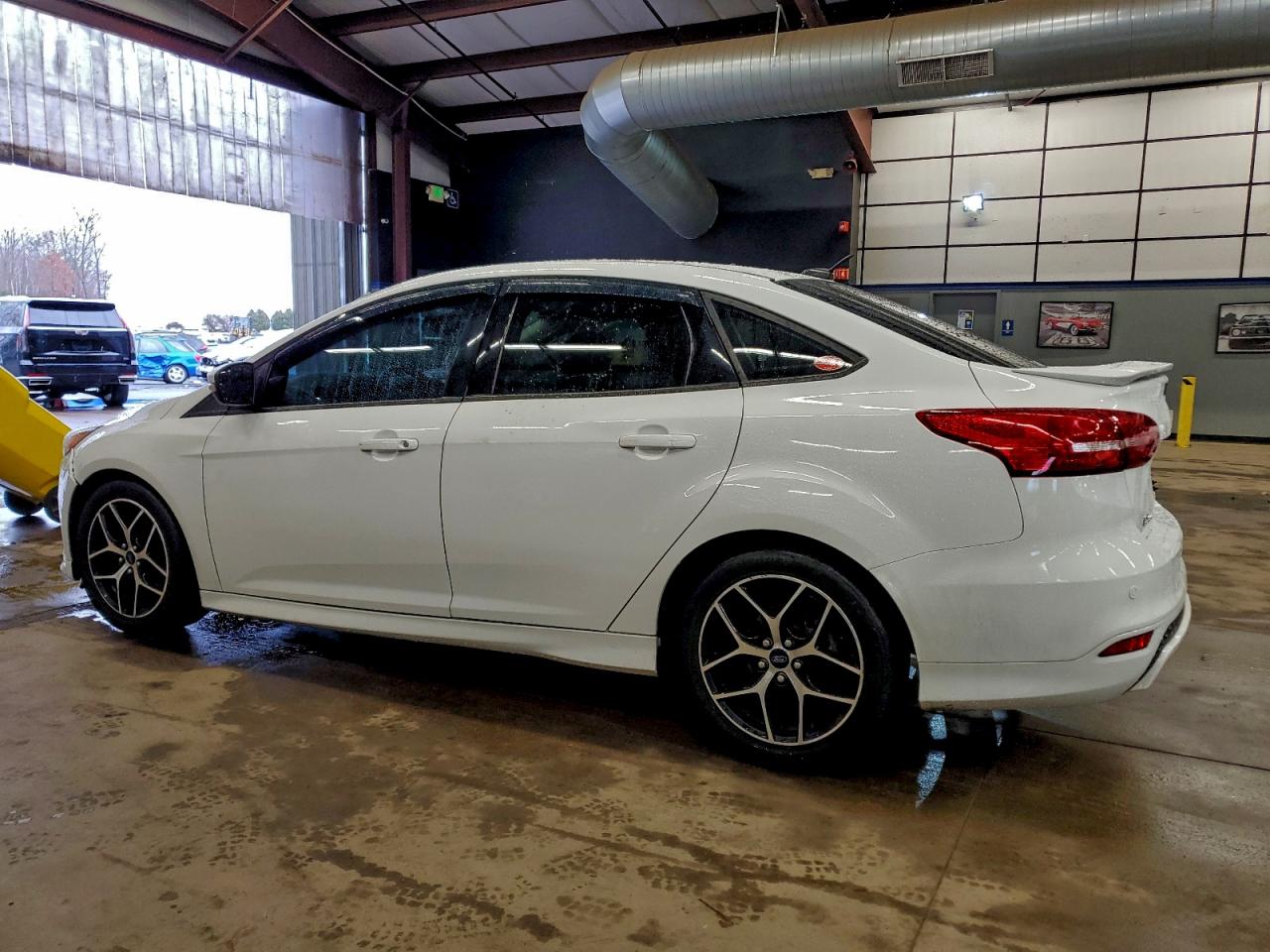 2015 FORD FOCUS SE photo 4