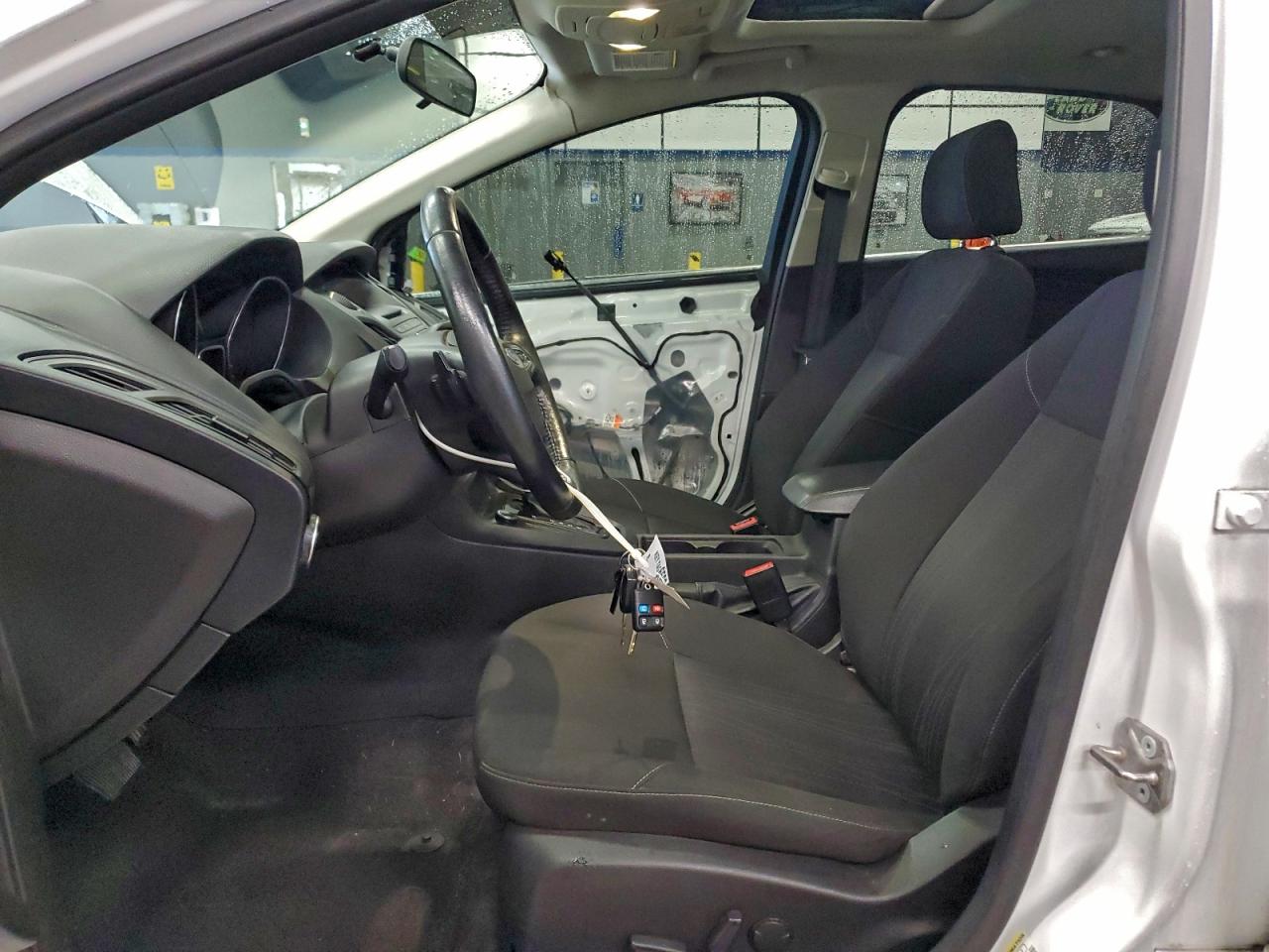 2015 FORD FOCUS SE photo 19