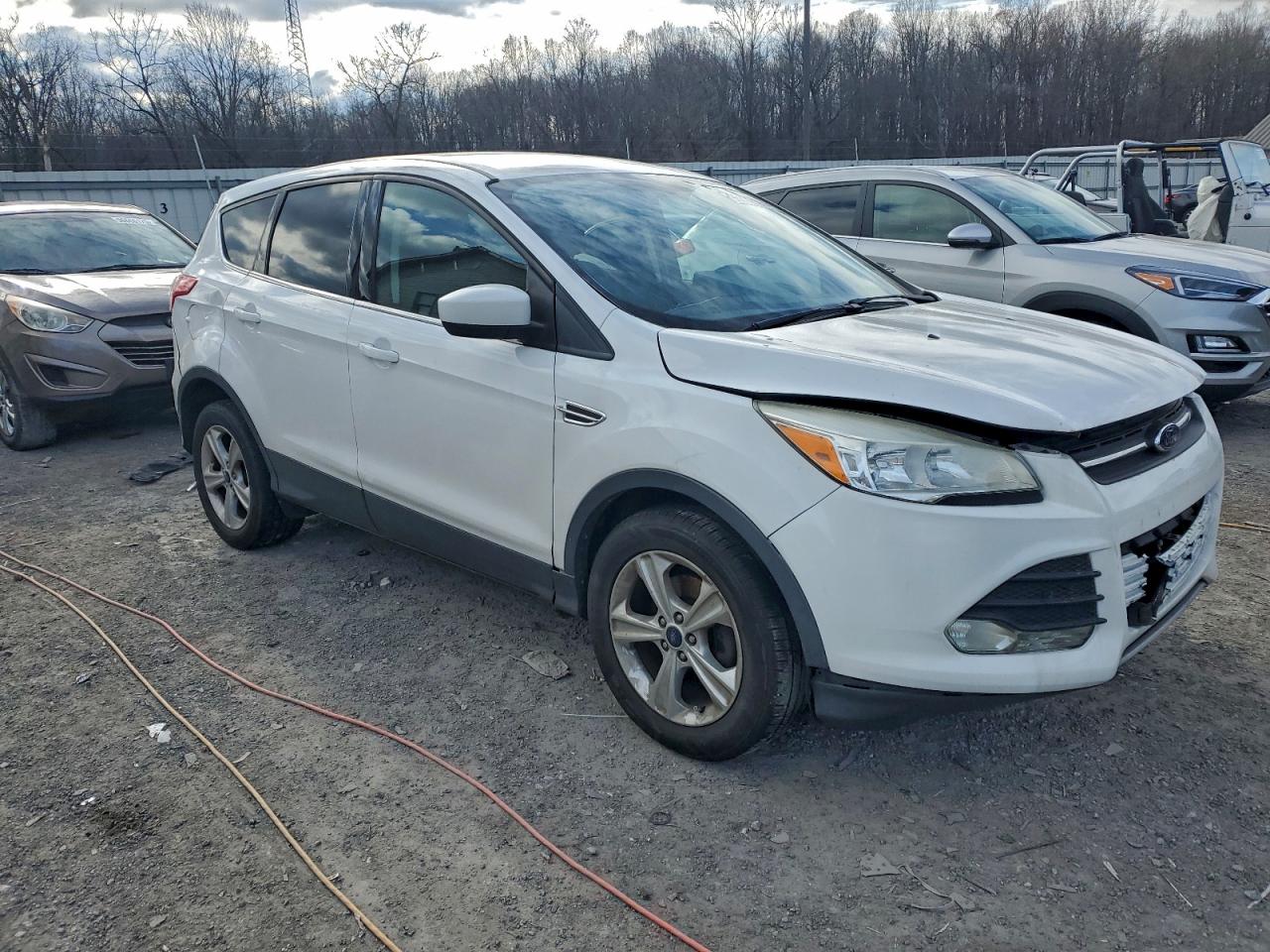 2014 FORD ESCAPE SE photo 4
