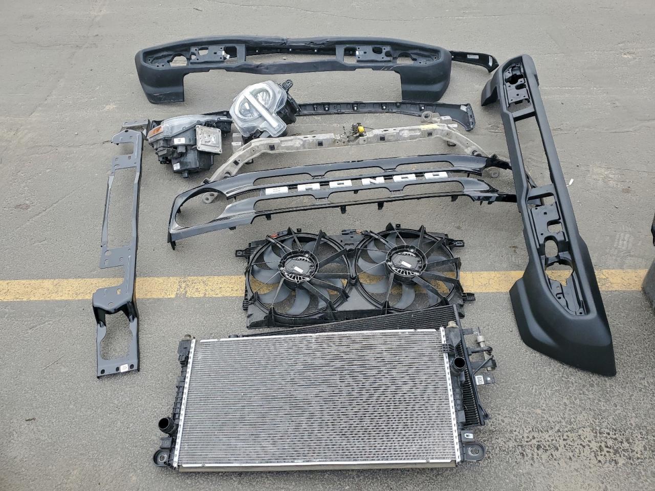 2023 FORD BRONCO BASE photo 12