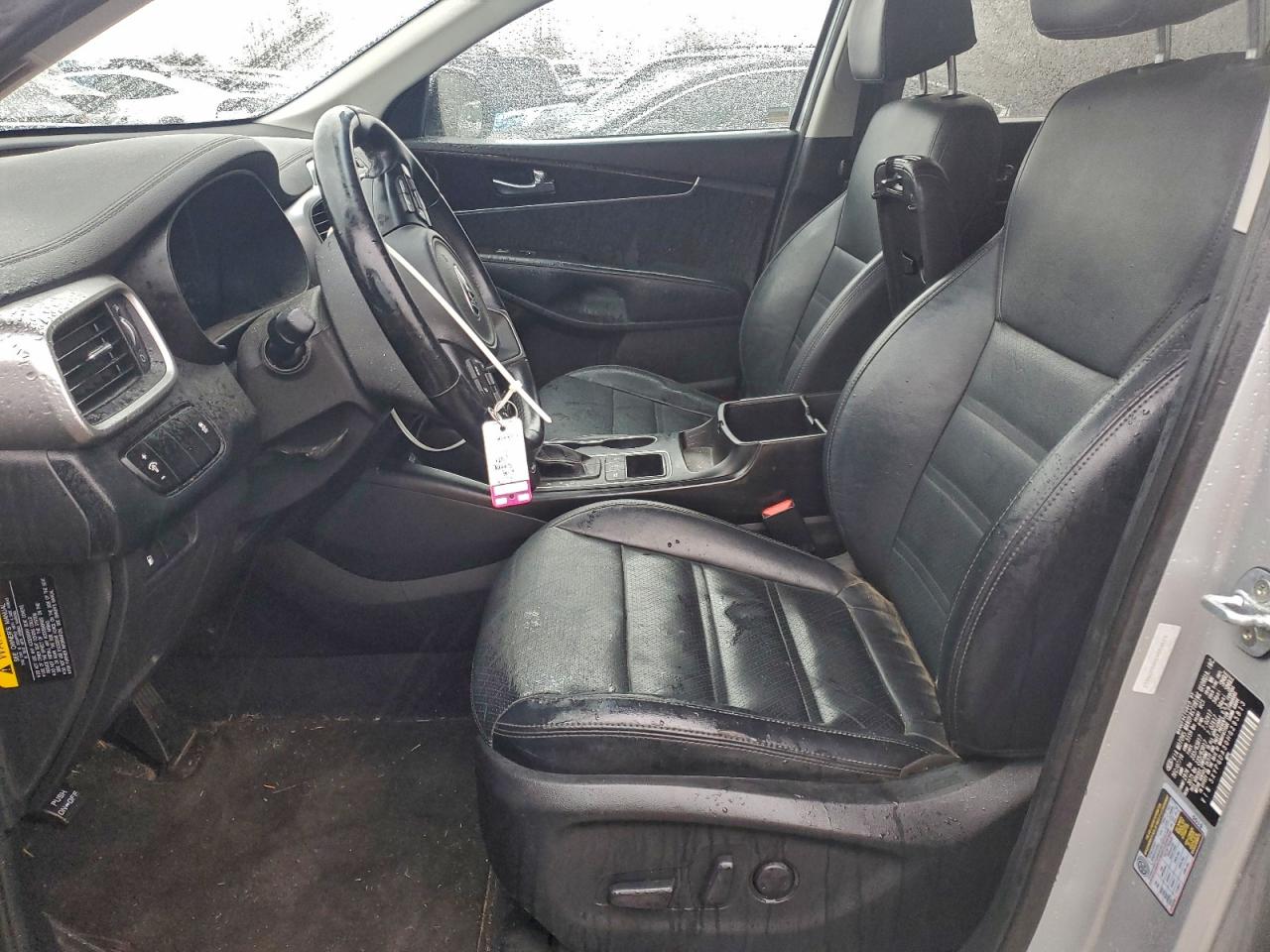 2017 KIA SORENTO LX photo 7