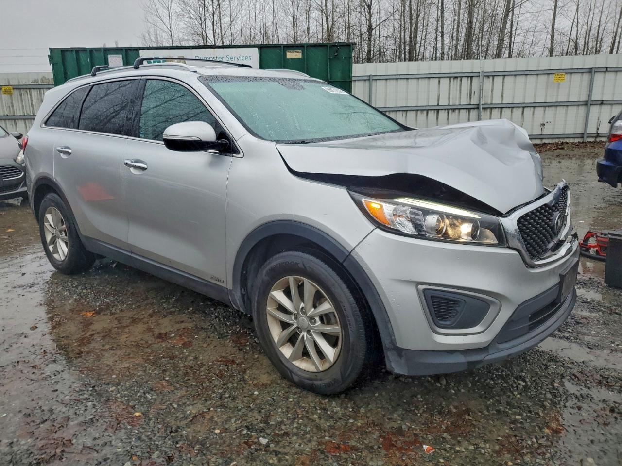 2017 KIA SORENTO LX photo 4