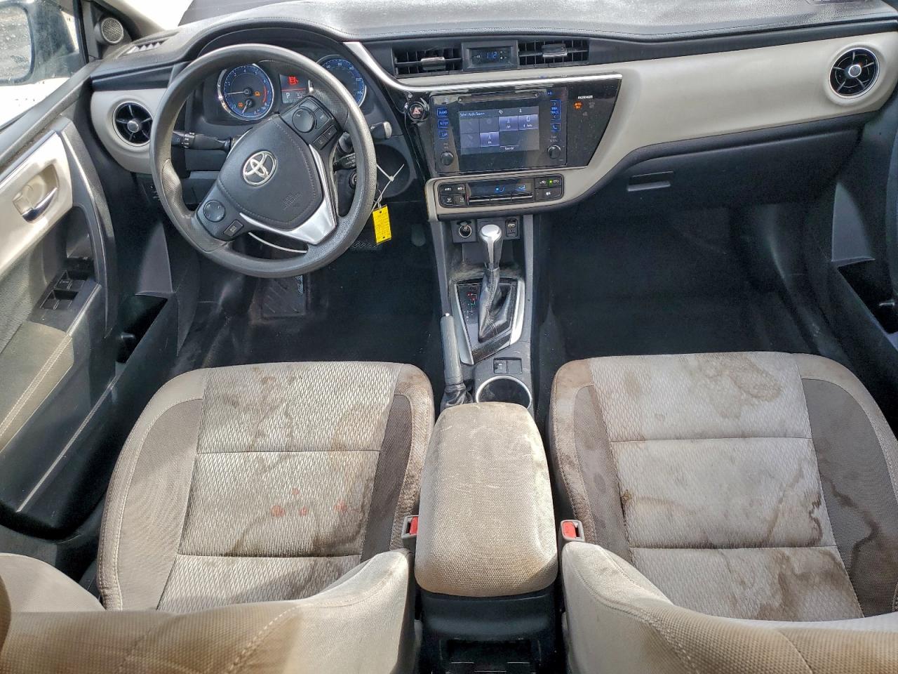 2017 TOYOTA COROLLA L photo 8