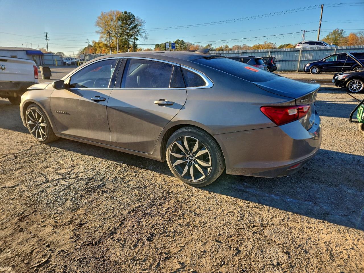 2017 CHEVROLET MALIBU LT photo 2