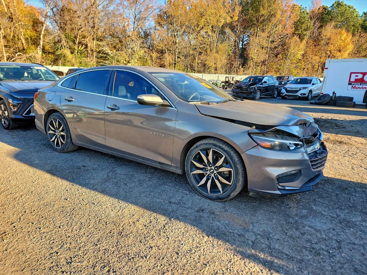 2017 CHEVROLET MALIBU LT photo 4