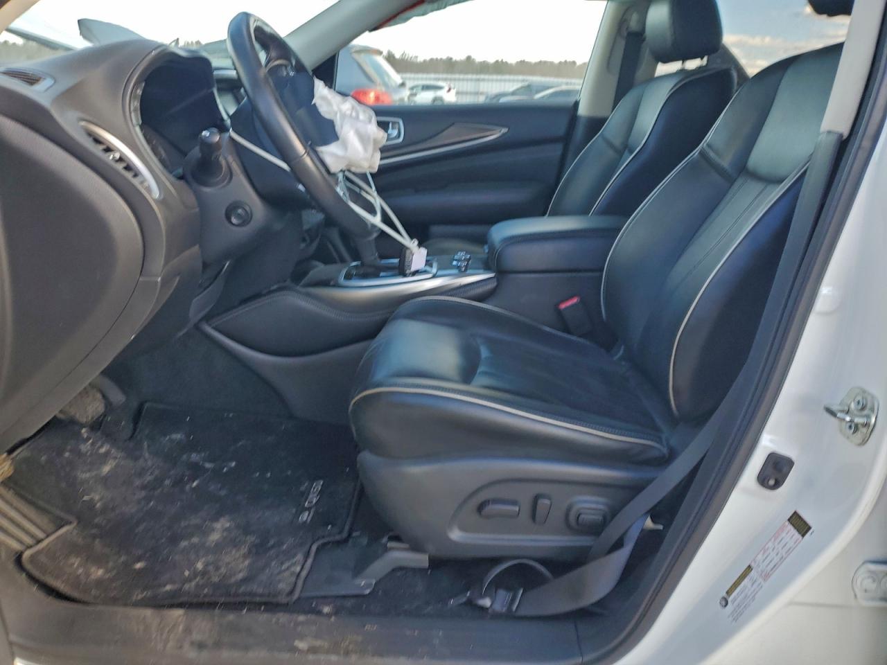 2020 INFINITI QX60 LUXE photo 7