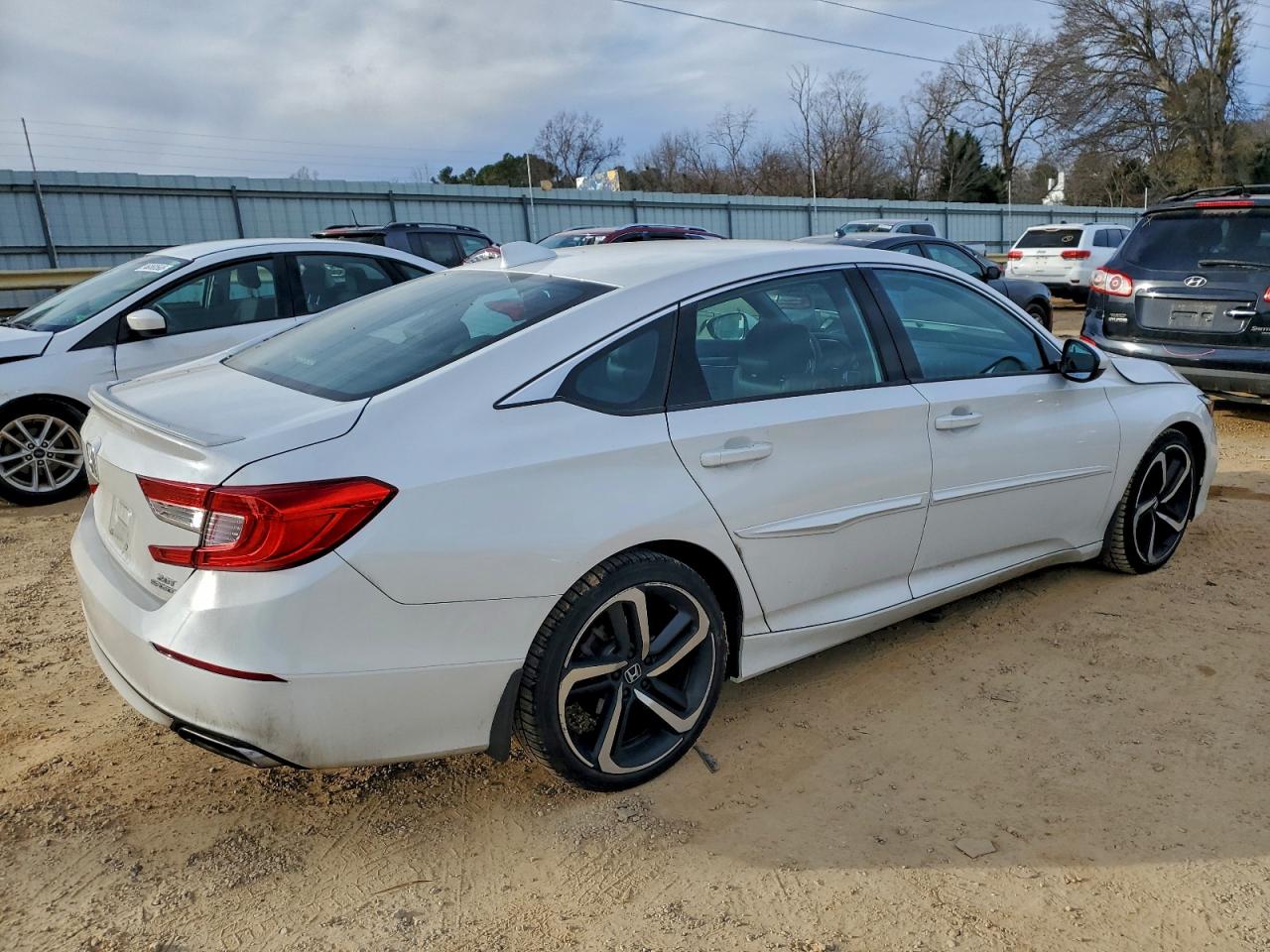 2018 HONDA ACCORD SPORT photo 3