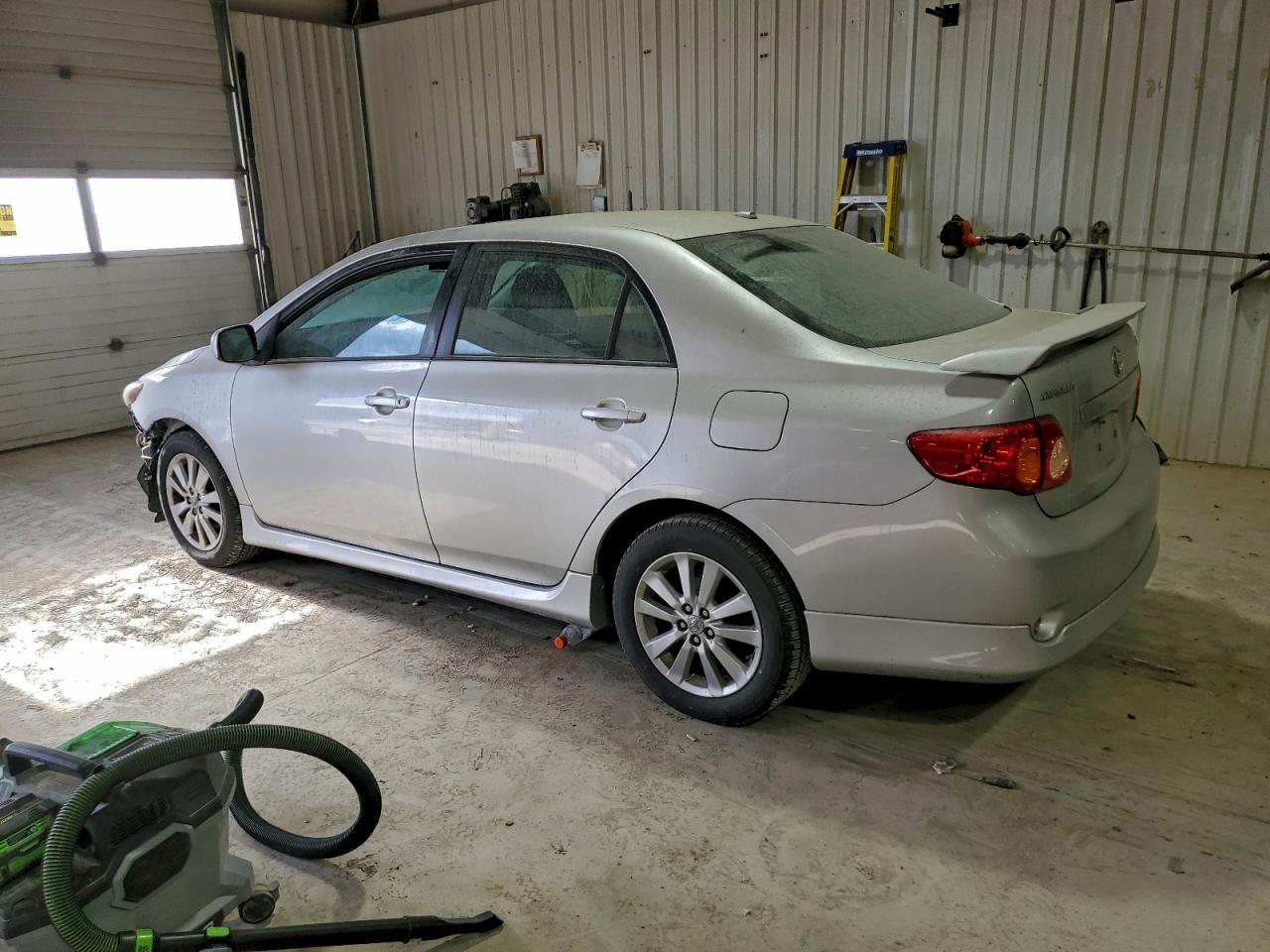 2010 TOYOTA COROLLA BASE photo 2