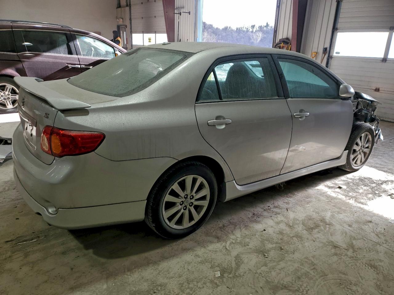 2010 TOYOTA COROLLA BASE photo 3
