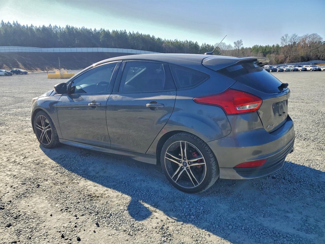 2017 FORD FOCUS ST photo 2