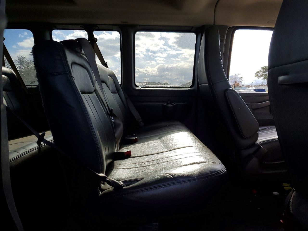 2017 CHEVROLET EXPRESS G3500 LS photo 11