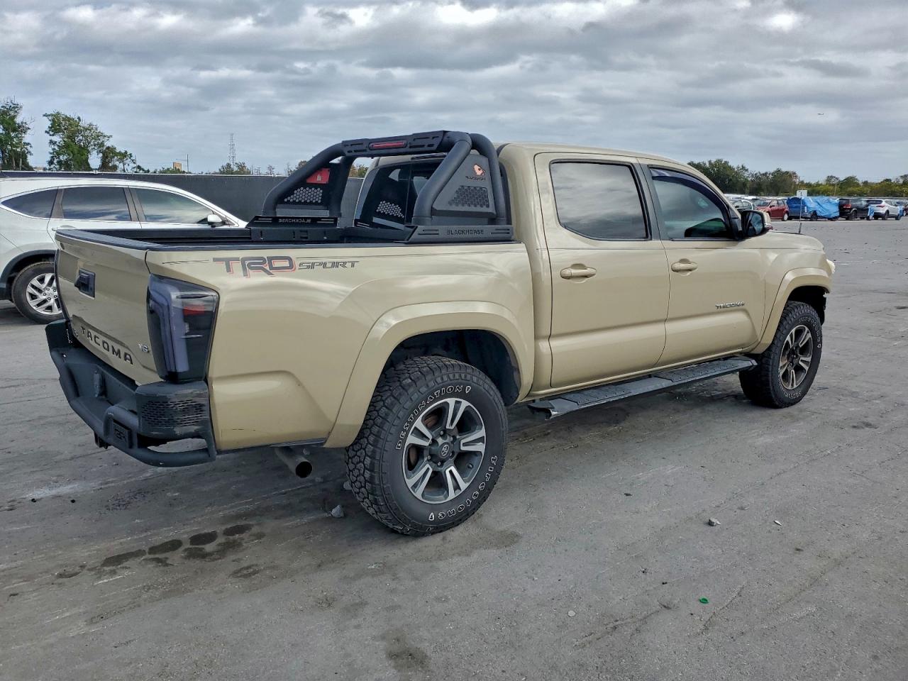 2019 TOYOTA TACOMA DOUBLE CAB photo 3