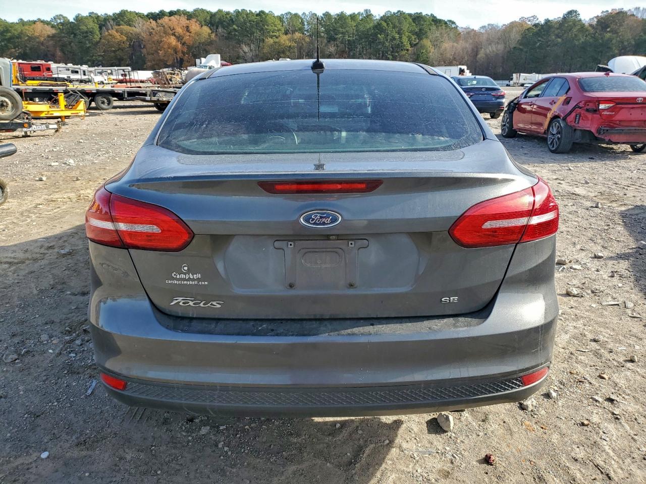 2017 FORD FOCUS SE photo 6