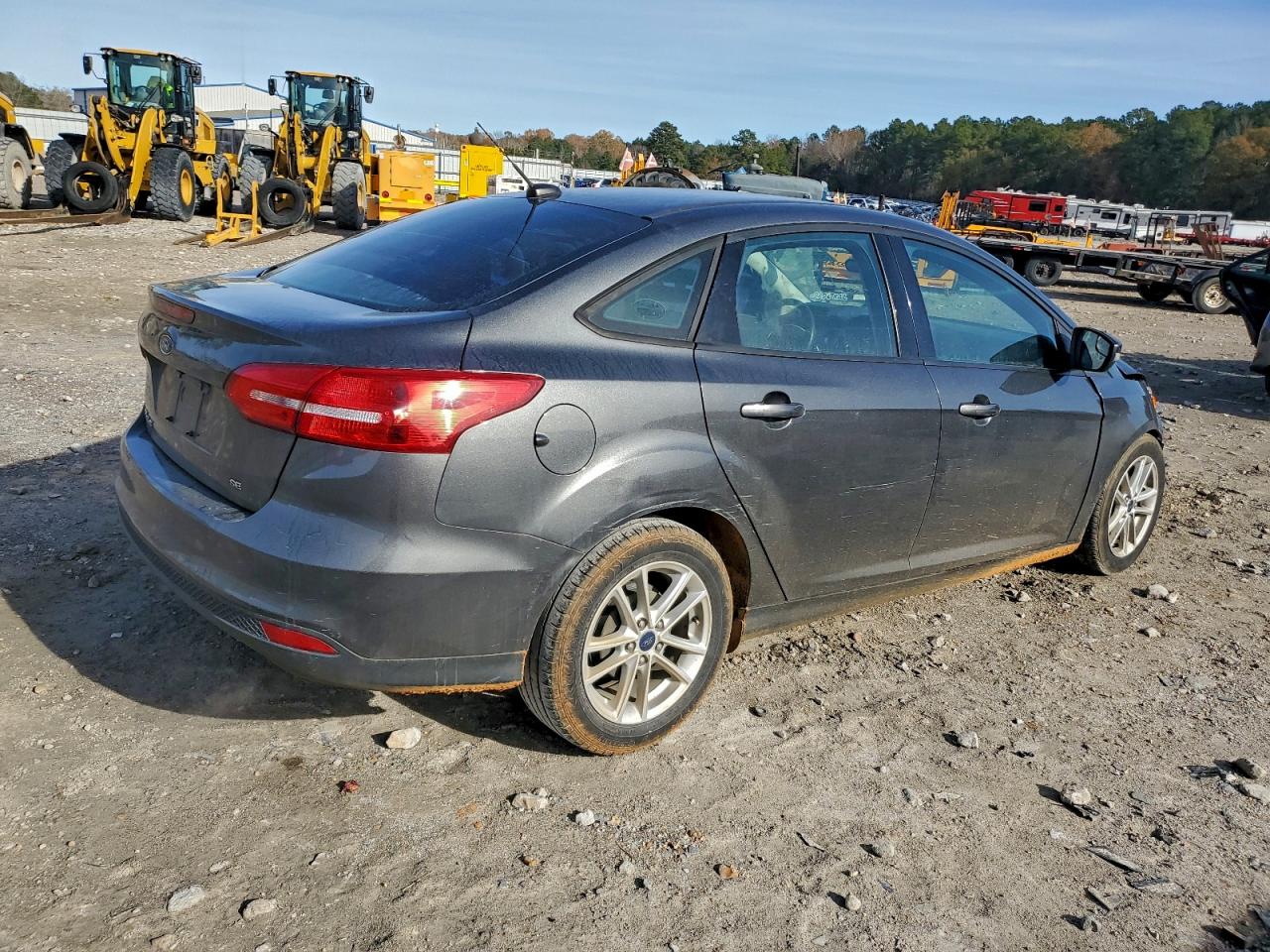 2017 FORD FOCUS SE photo 3
