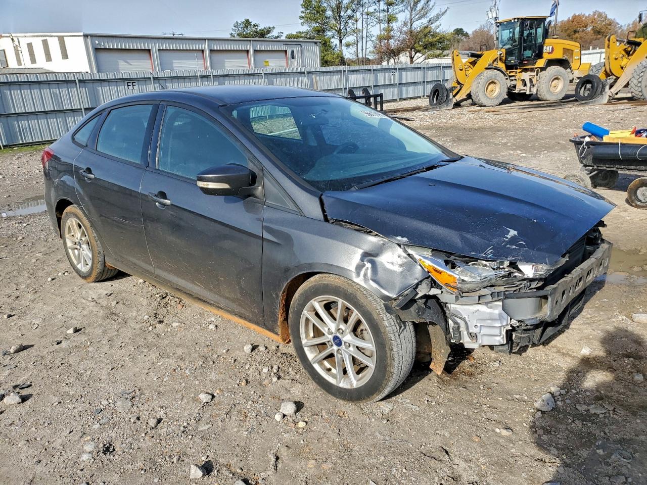 2017 FORD FOCUS SE photo 4