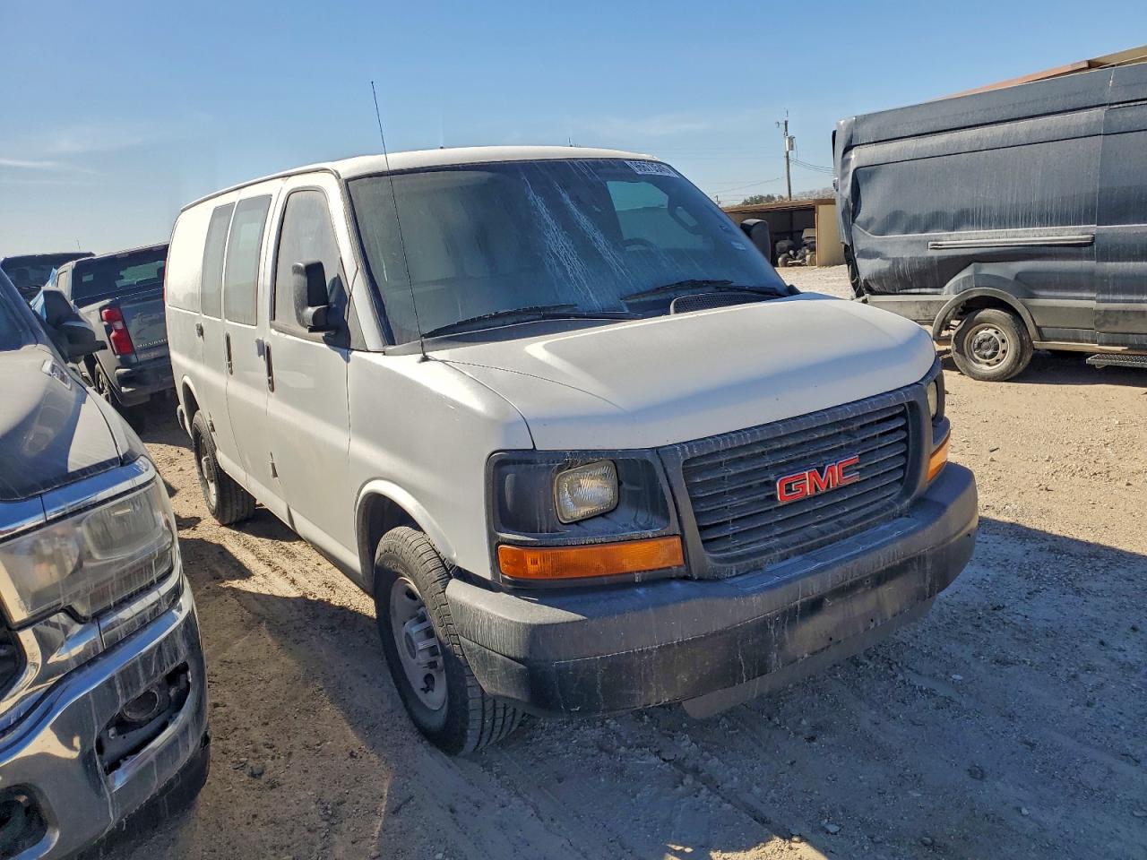 2016 GMC SAVANA G2500 photo 4