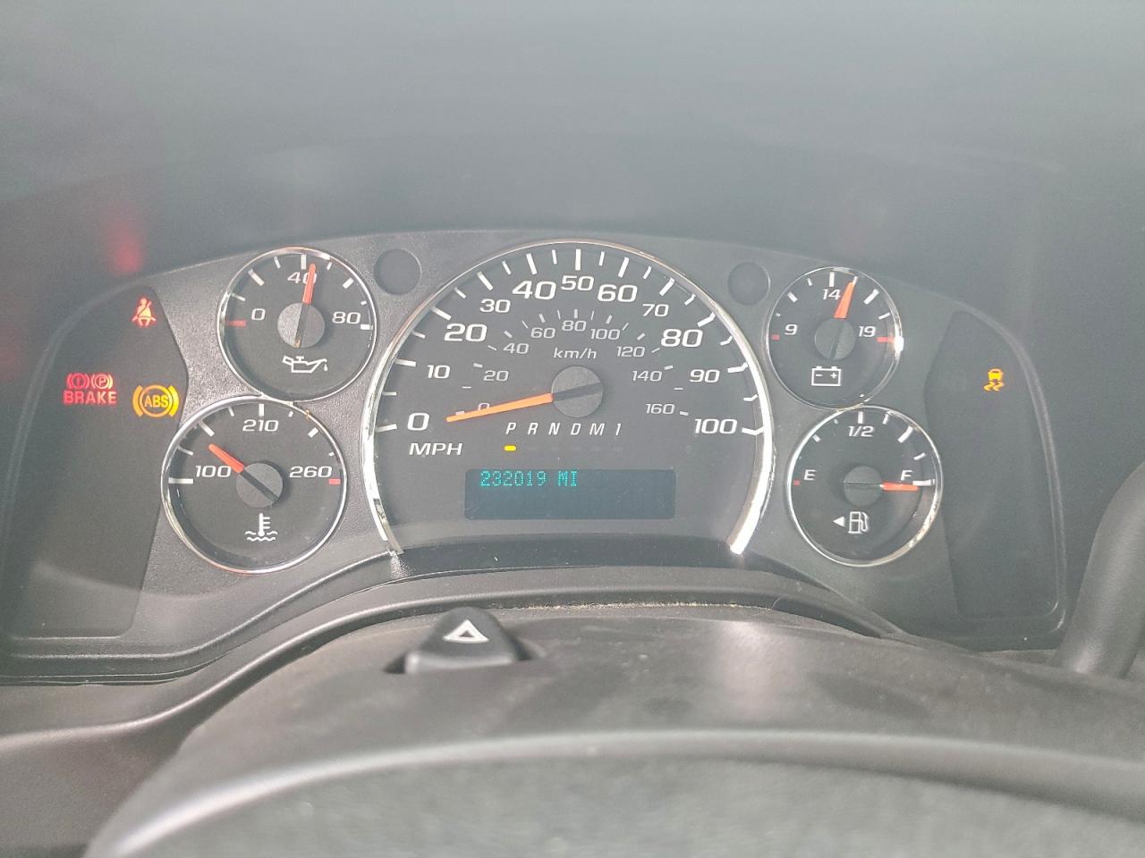 2016 GMC SAVANA G2500 photo 9