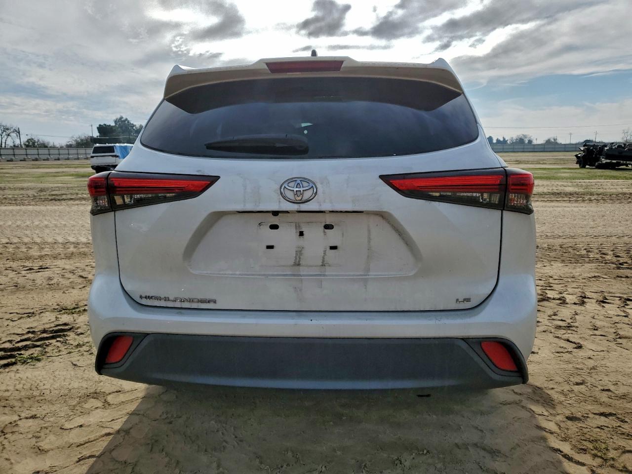 2022 TOYOTA HIGHLANDER L photo 6