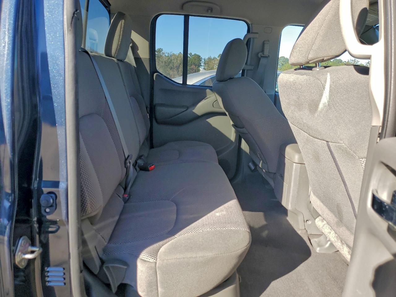 2019 NISSAN FRONTIER S photo 10