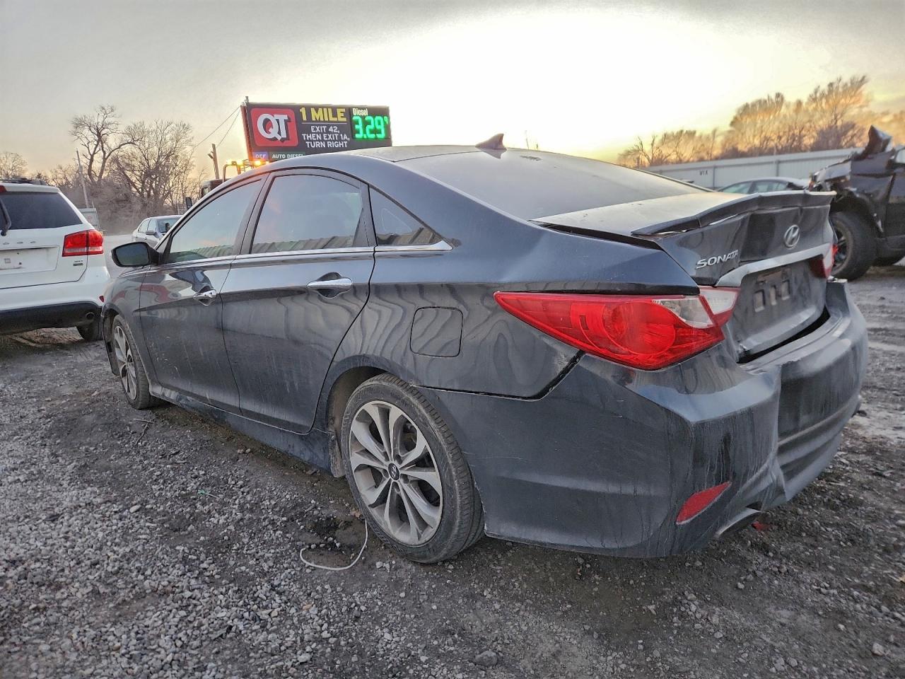 2014 HYUNDAI SONATA SE photo 2
