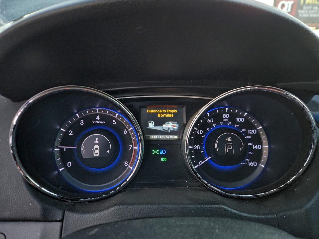 2014 HYUNDAI SONATA SE photo 9