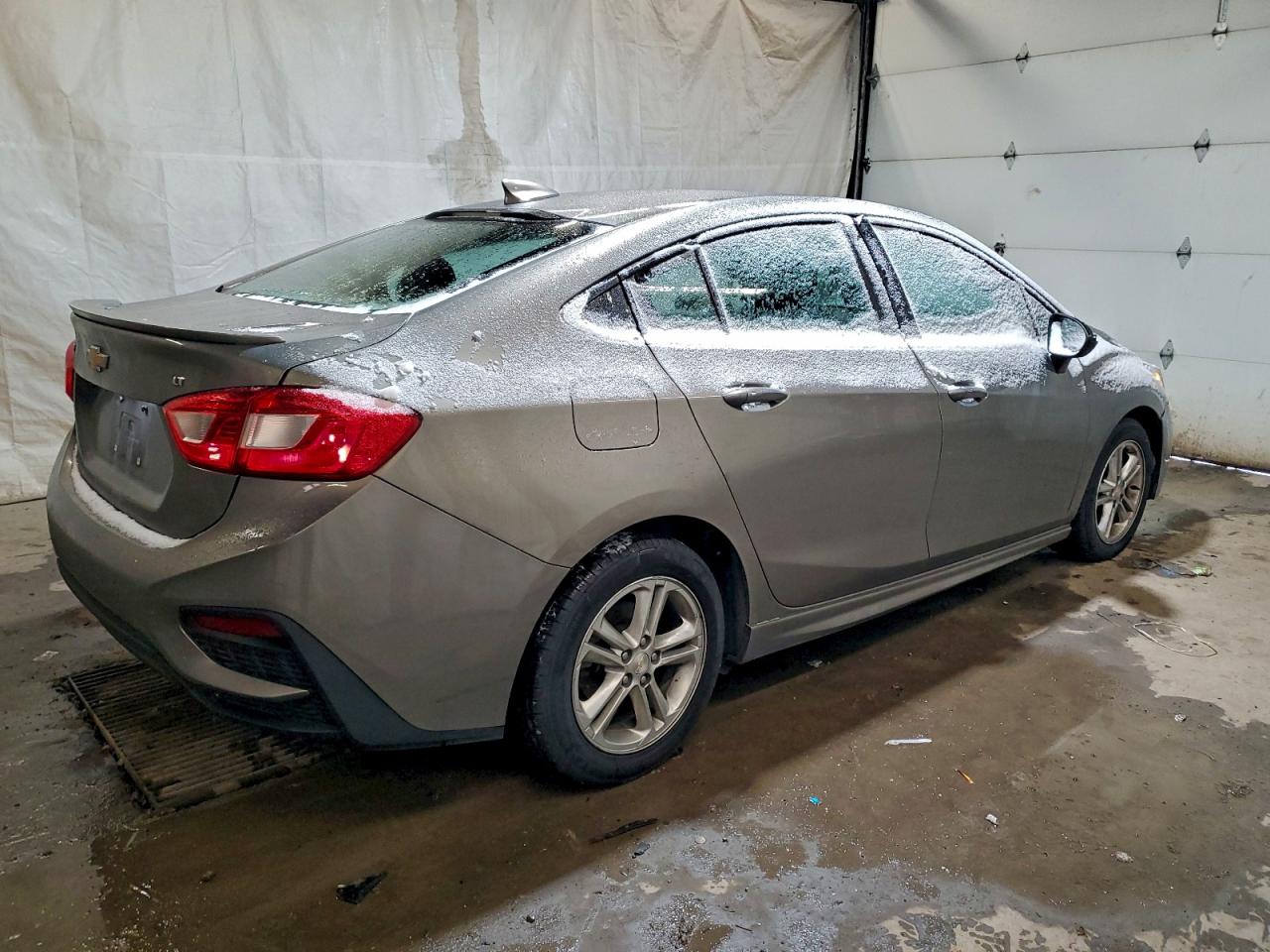 2017 CHEVROLET CRUZE LT photo 3