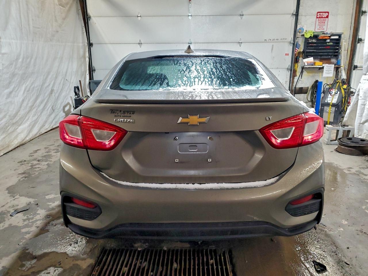 2017 CHEVROLET CRUZE LT photo 6