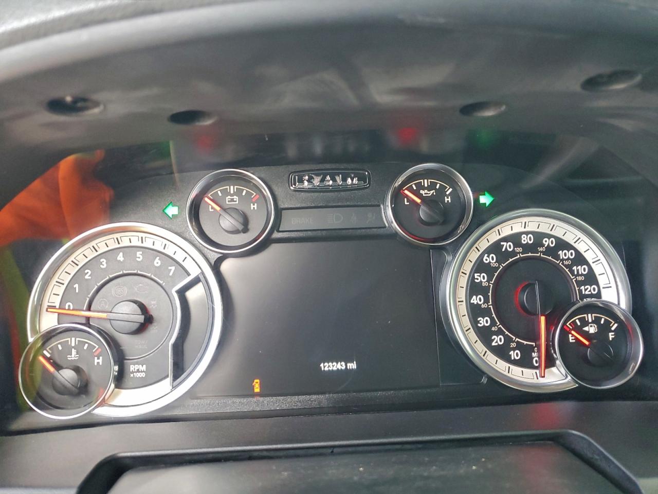 2018 RAM 1500 SLT photo 9
