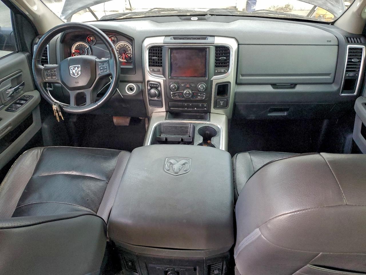 2018 RAM 1500 SLT photo 8