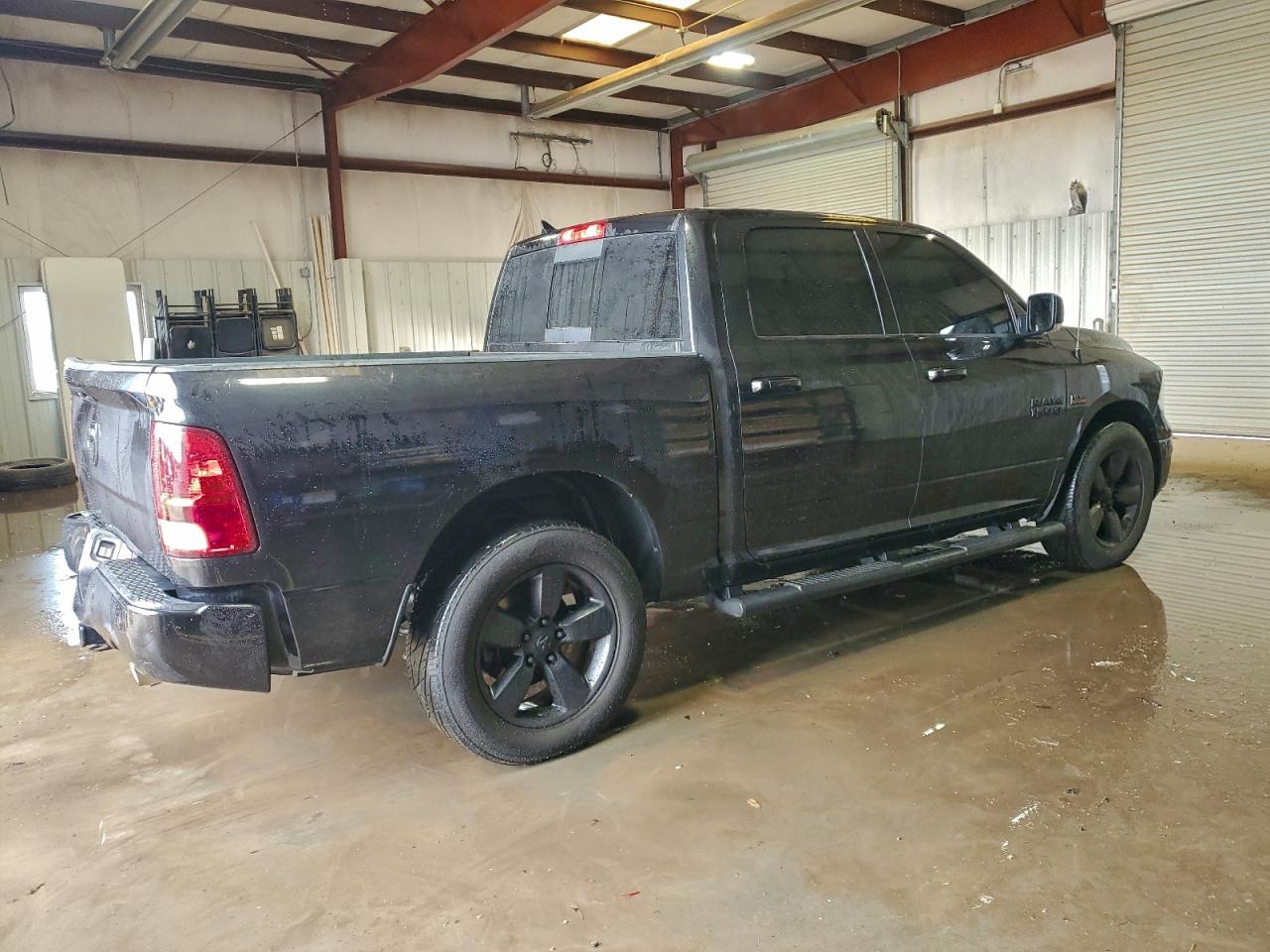 2018 RAM 1500 SLT photo 3