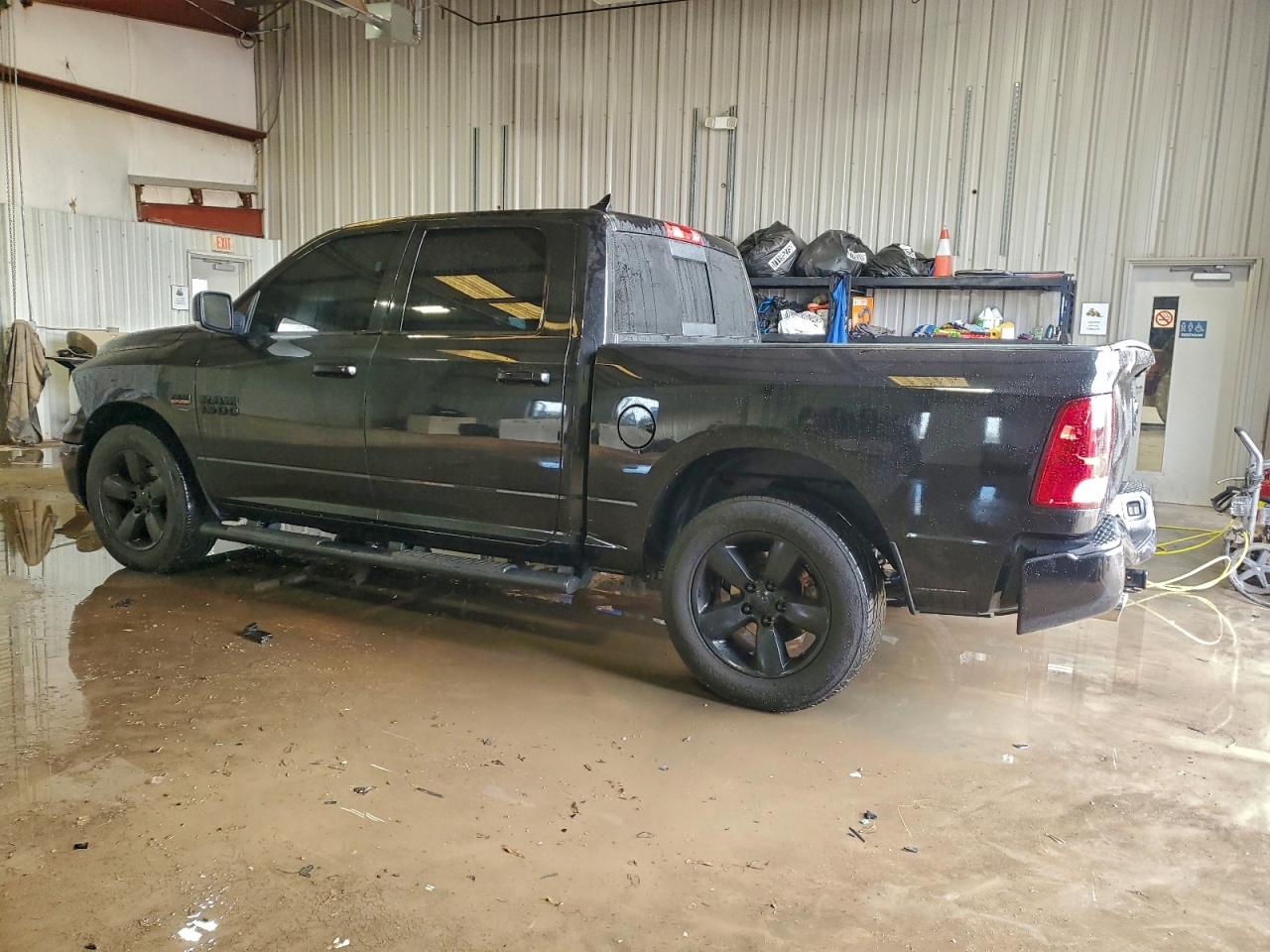 2018 RAM 1500 SLT photo 2
