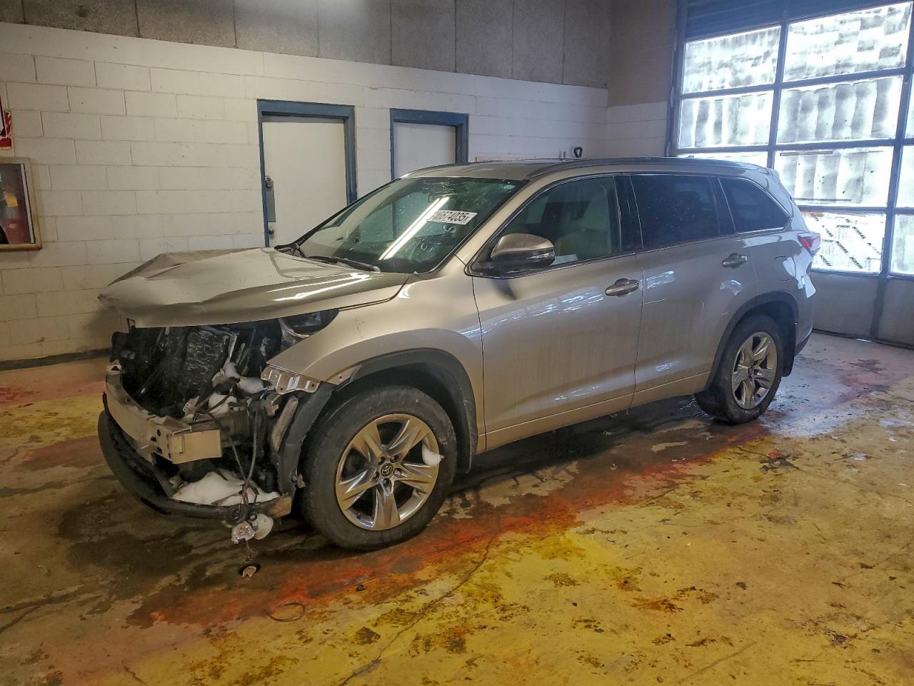 2016 TOYOTA HIGHLANDER