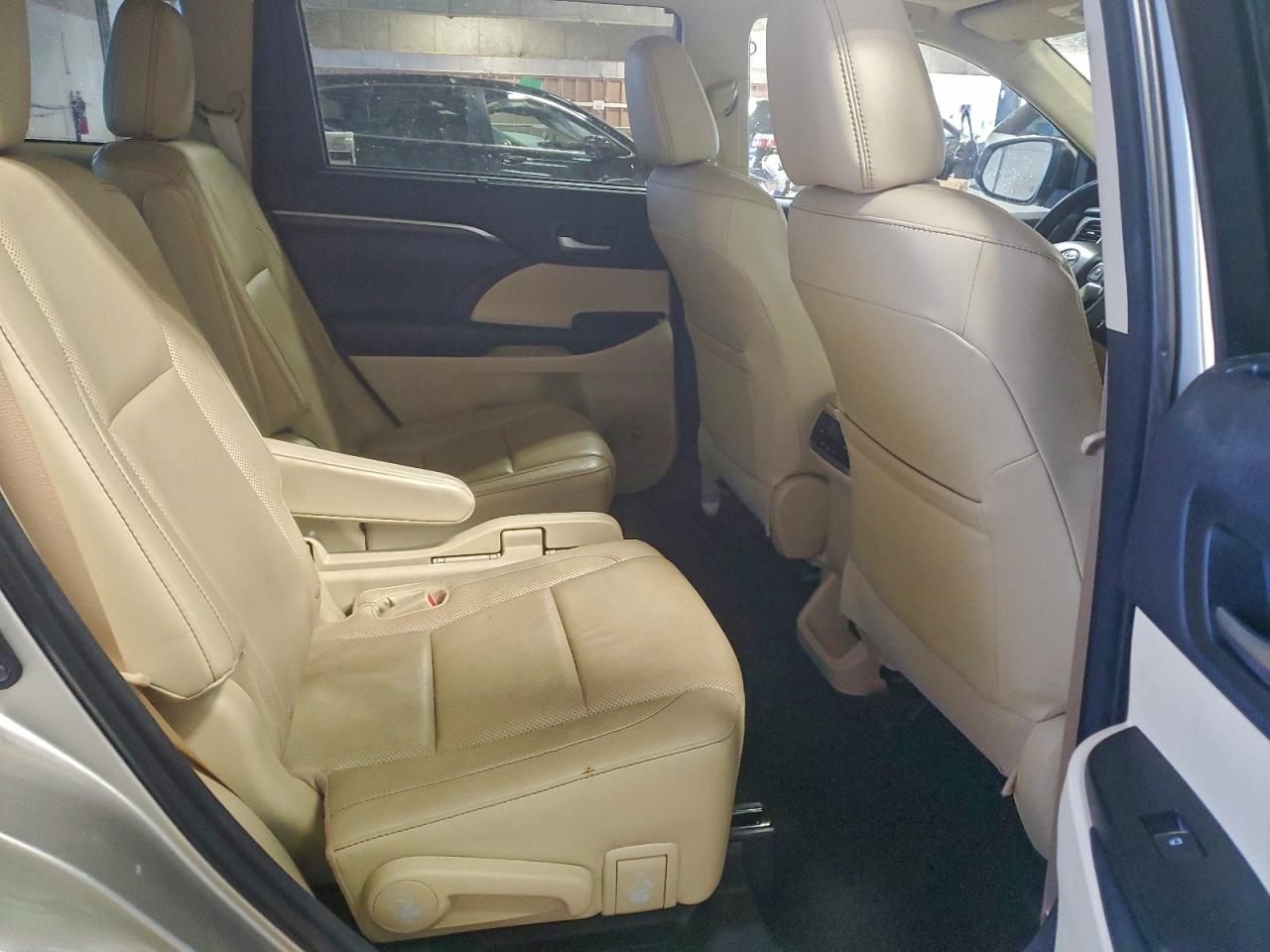 2016 TOYOTA HIGHLANDER LIMITED photo 11