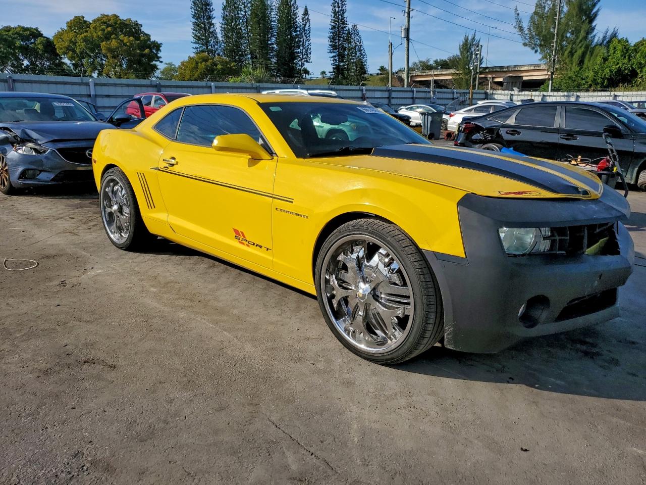 2011 CHEVROLET CAMARO LS photo 4
