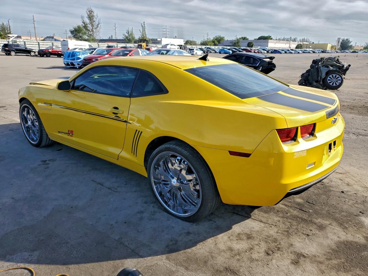 2011 CHEVROLET CAMARO LS photo 2