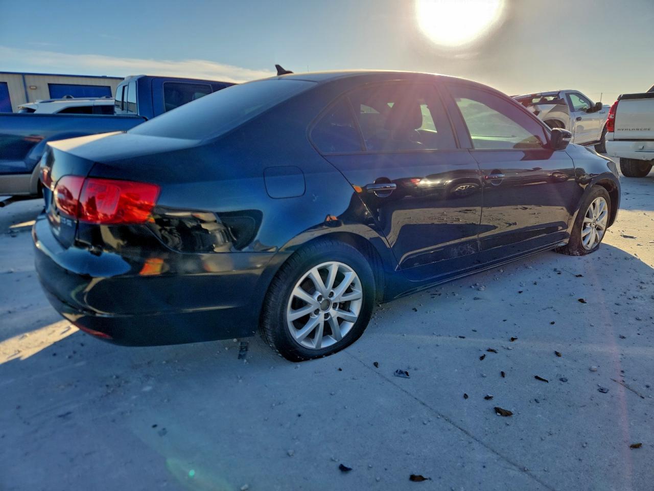 2012 VOLKSWAGEN JETTA SE photo 3