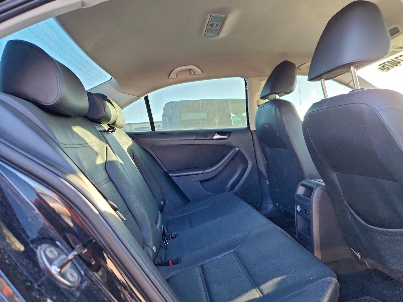 2012 VOLKSWAGEN JETTA SE photo 10