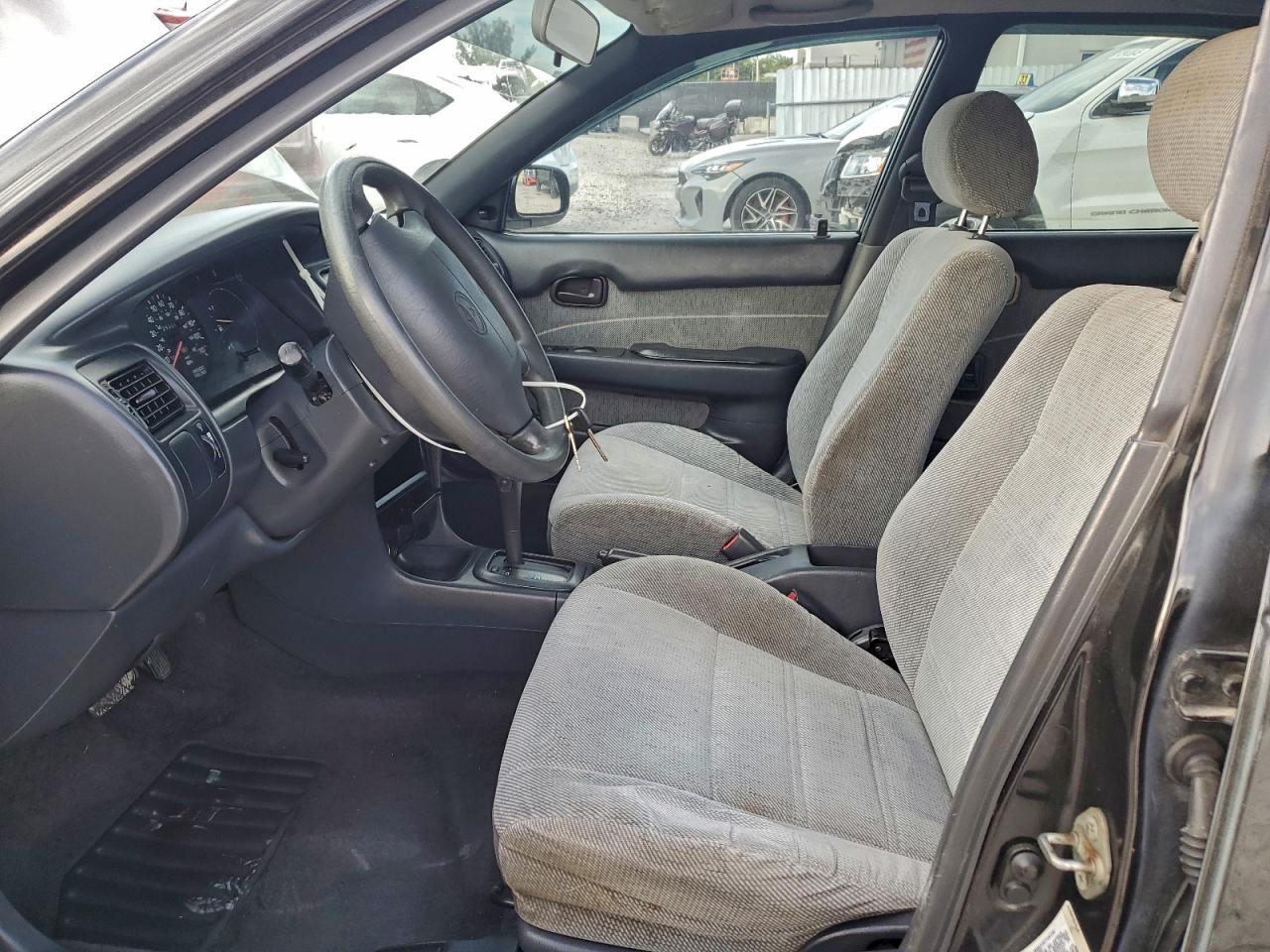 1995 TOYOTA COROLLA LE photo 7