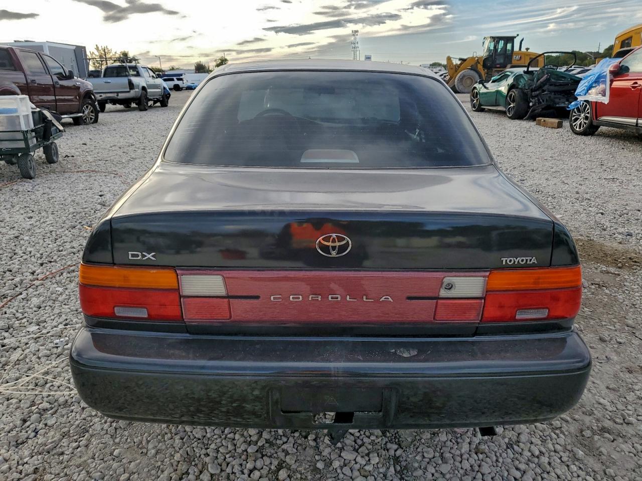 1995 TOYOTA COROLLA LE photo 6