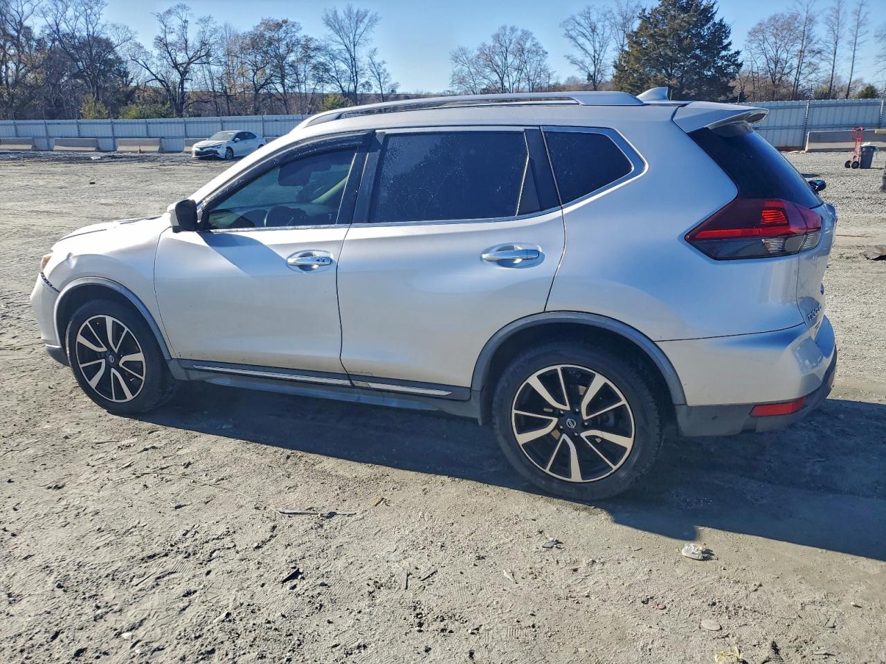 2018 NISSAN ROGUE SL photo 2