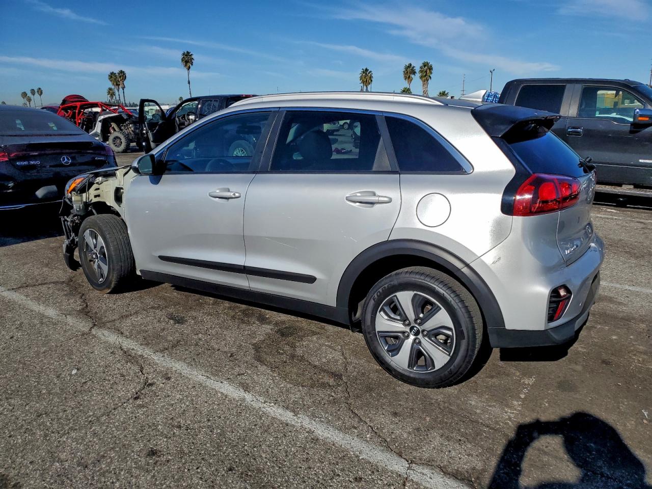 2020 KIA NIRO LX photo 2