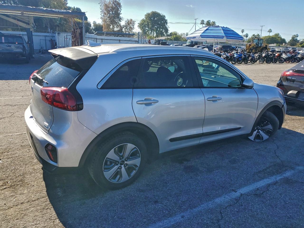 2020 KIA NIRO LX photo 3